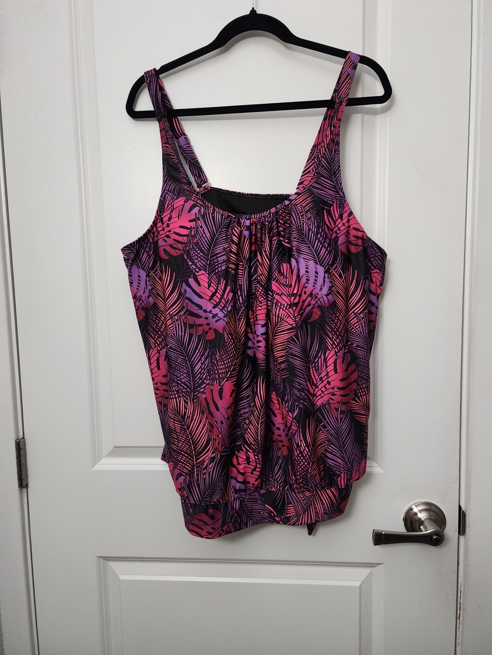 Tropical Leaf Scoop Neck Swim Tankini in Pink & Purple - Picture 2 of 6